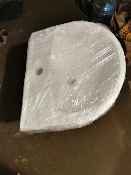 Chiuveta noua cu picior în stare impecabilă