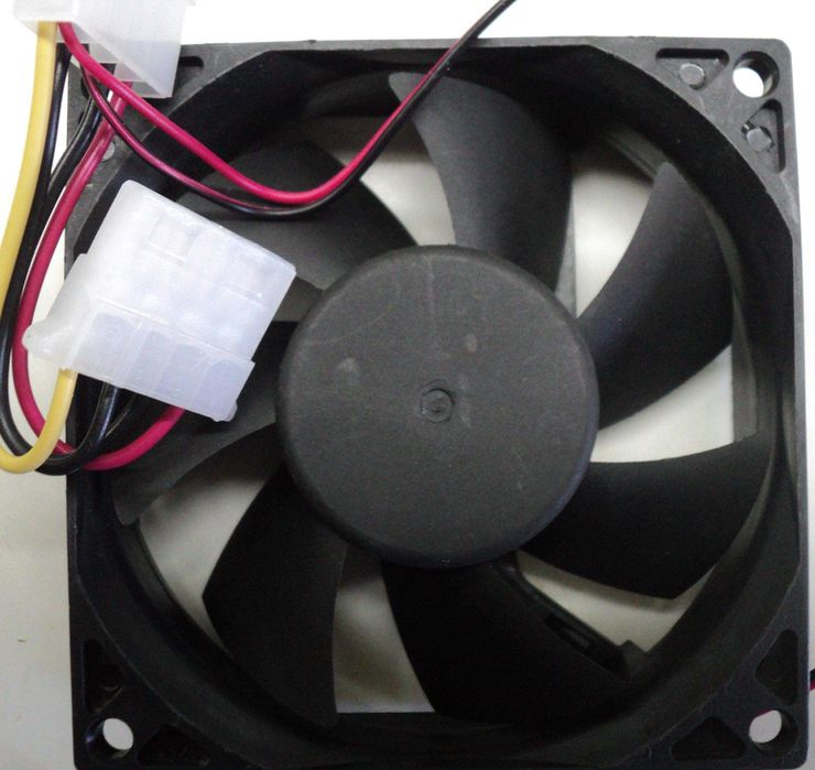 Ventilator Pentru Calculatoare NOU (12v)