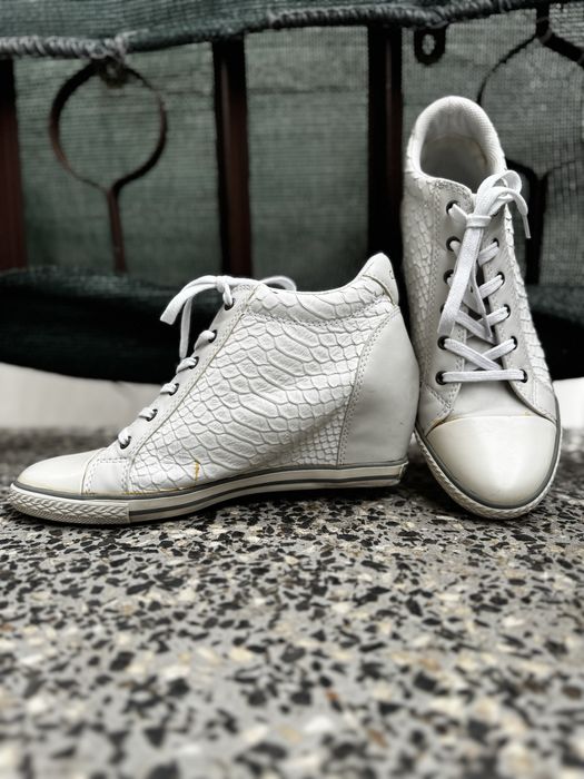 Calvin Klein кецове на платформа