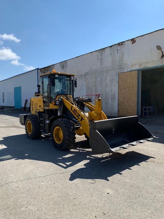 Погрузчик фронтальный