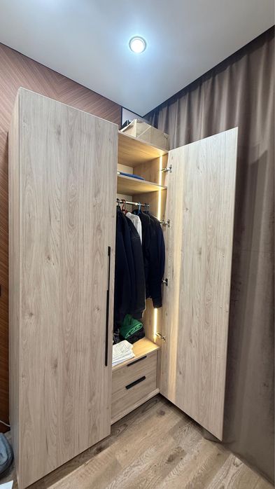 Спальный крават и Шкаф