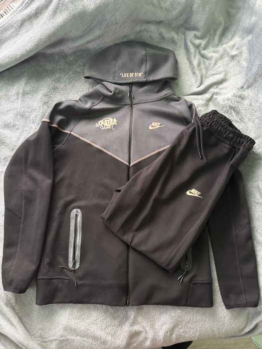 Nike Tech Fleece SYNA
