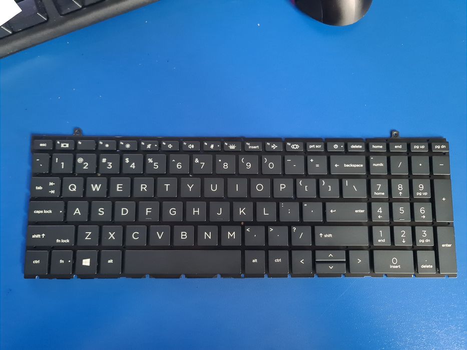 Vand tastatura pentru laptop HP