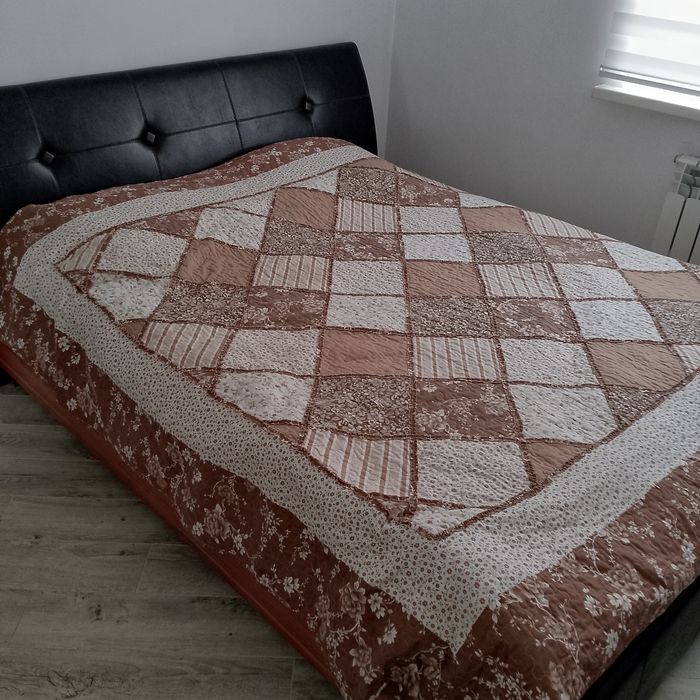 Продам кровать и тумбы