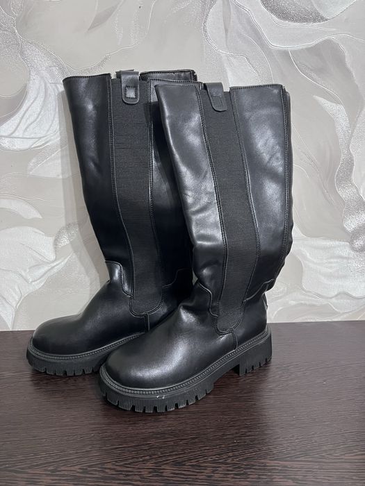 Продам Ботинки на 35-36р.