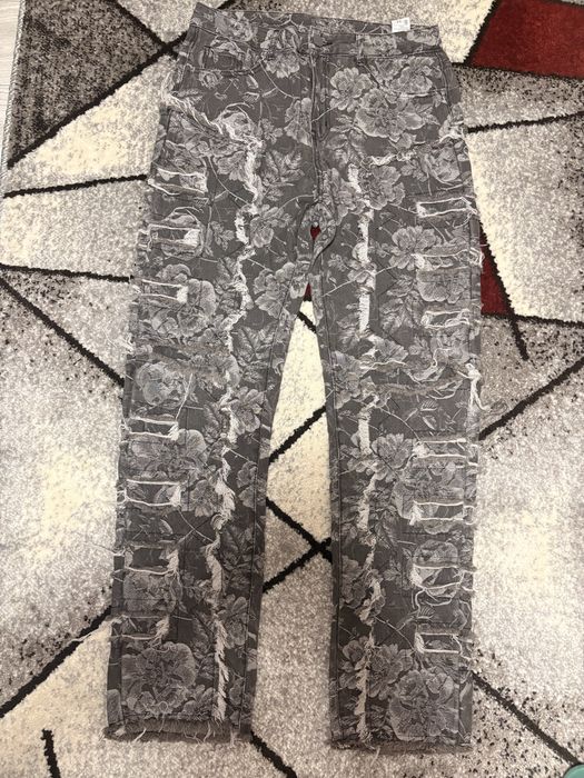 Pantaloni flared