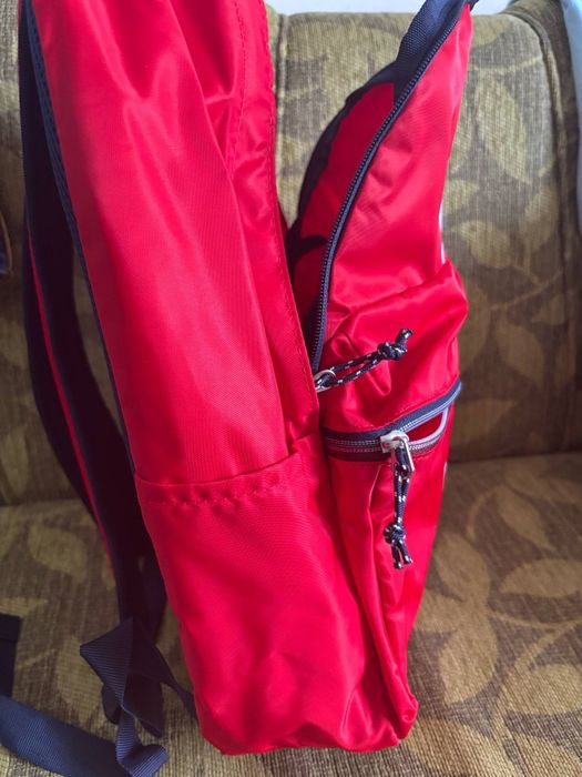 Раница тънка Hummel и нови раници на Adidas