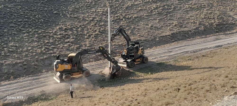 Ekskavator Stalba urnatish va teshish xizmati