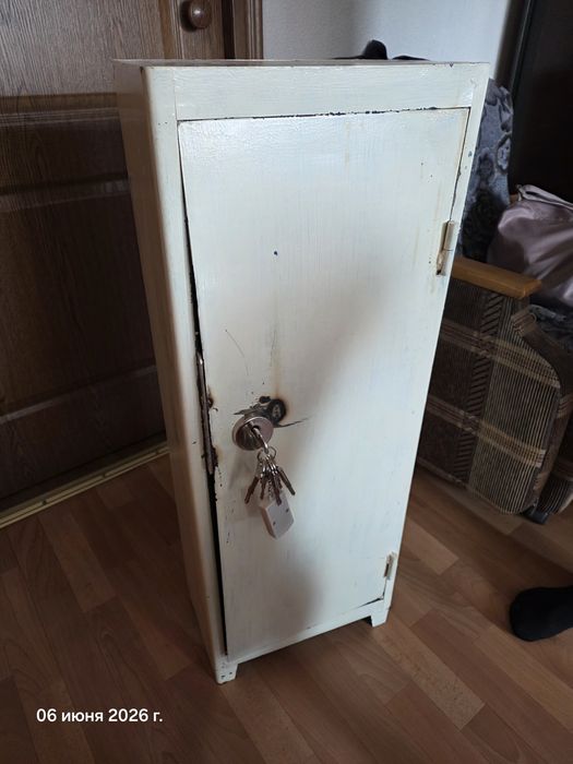 Продам сейф напольный