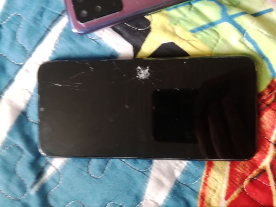 3-телефон сатылады