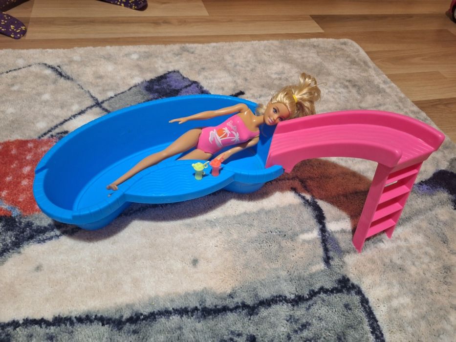 Кукла Барби на басейн - Mattel
