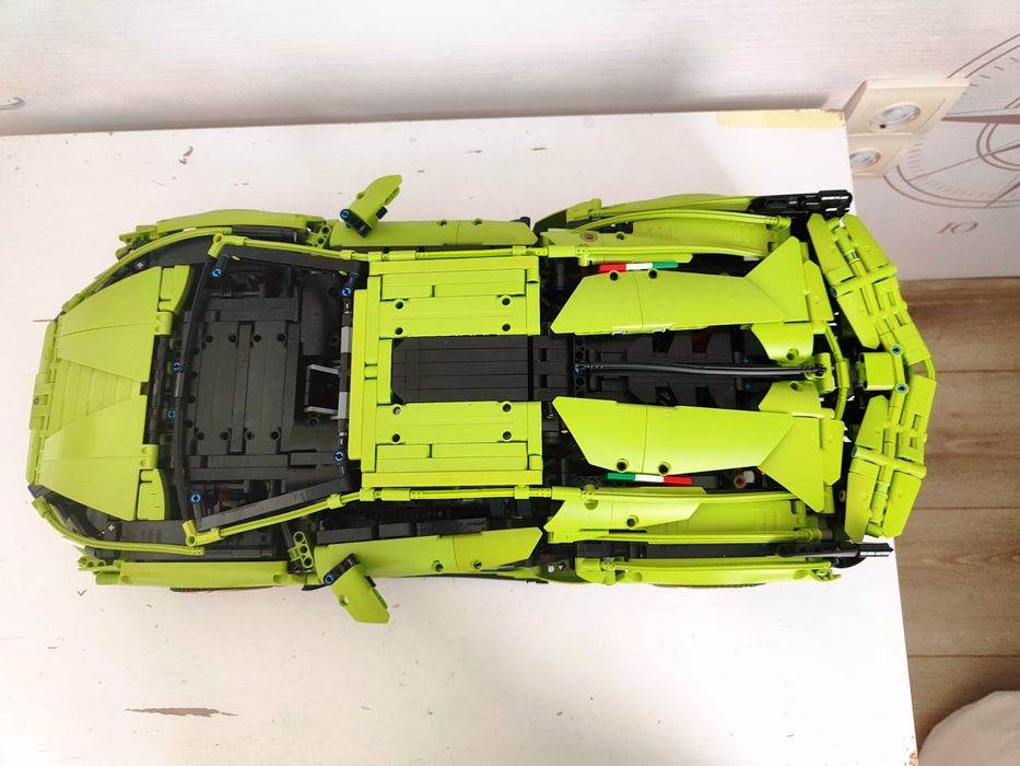 Lamborghini Sian FKP 37 – Голям LEGO Technic модел (Реплика, 3700+ части)