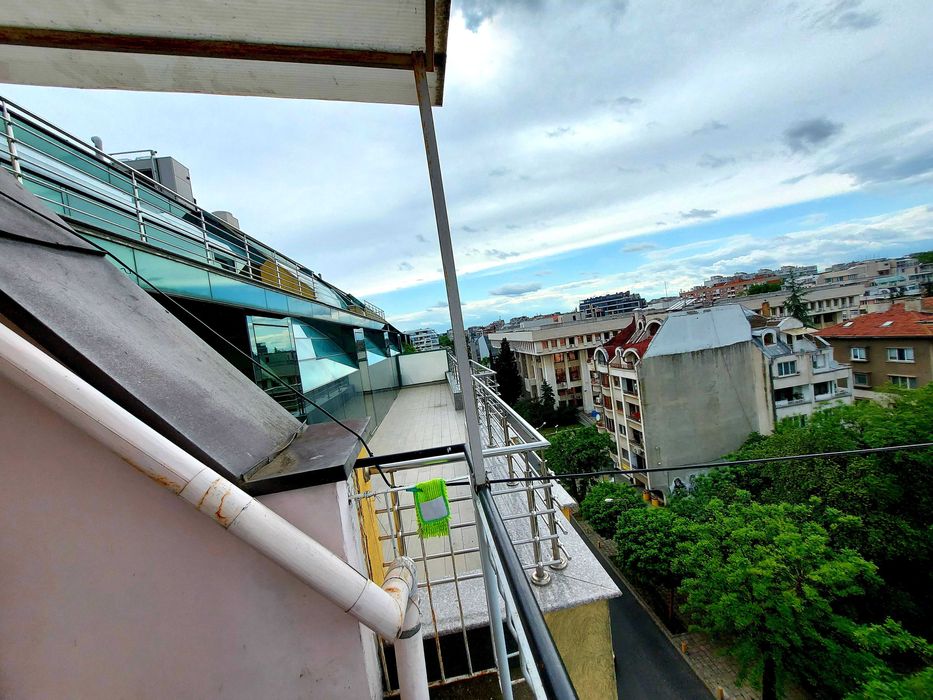 Дава се под наем Двустаен апартамент в Бургас, Център - 60 кв.м за 400 € - Снимка #1