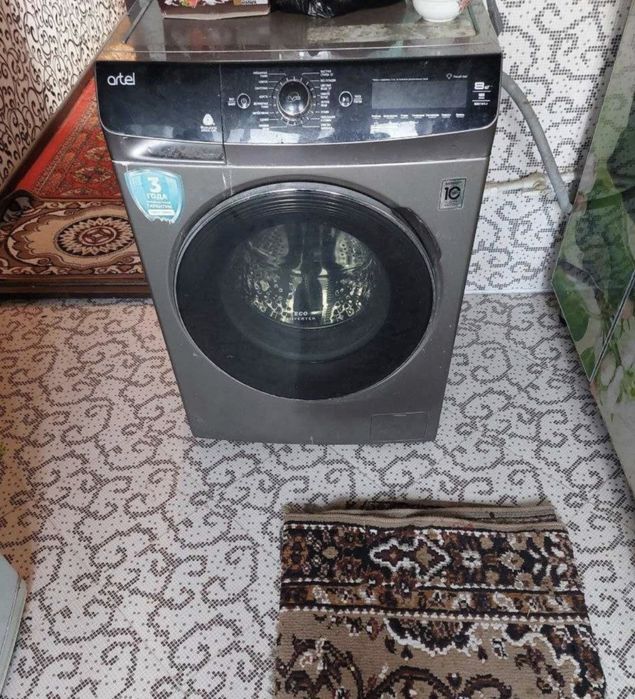Продаётся нерабочий стиральная машина artel инвертор 8 кг U4 ошибка