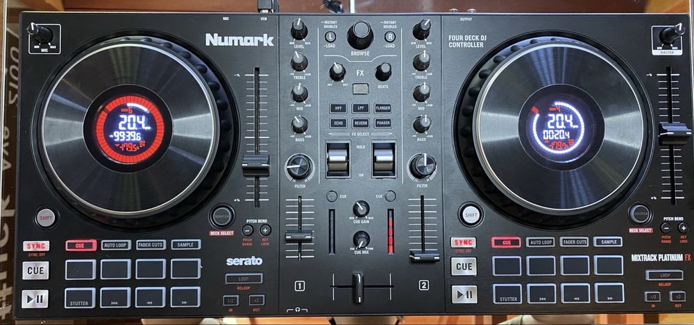 DJ-контроллер -100000тенге  Numark Mixtrack Platinum FX