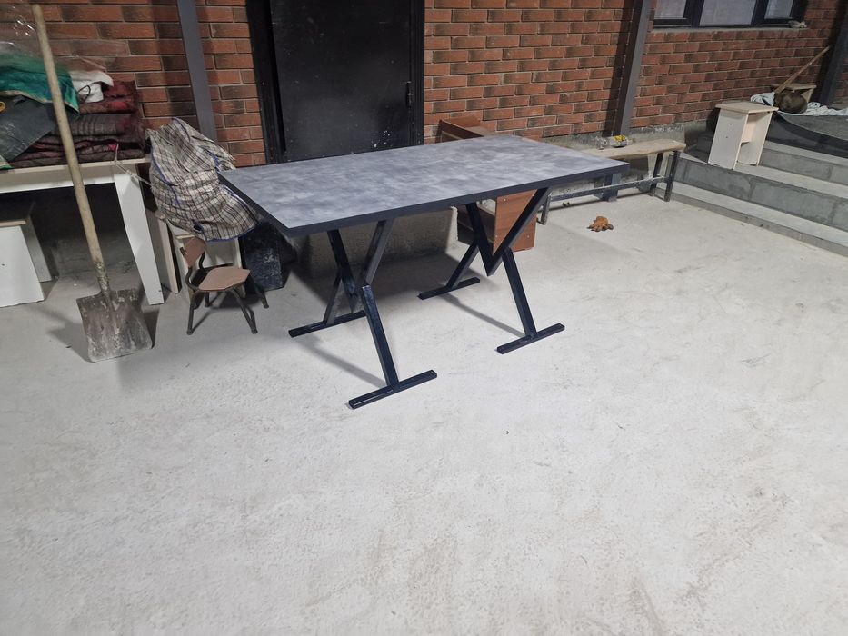 Продается кухонный стол