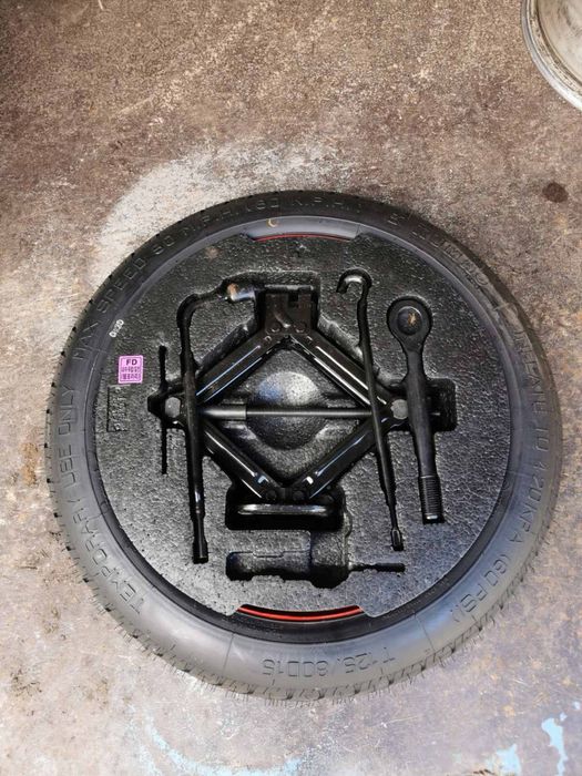 Оригинални крик, кука и ключ за Hyundai i30