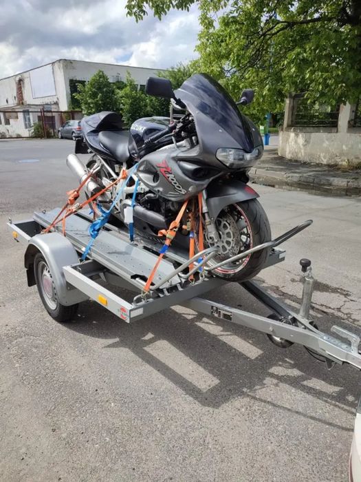 Platforme auto/moto de închiriat
