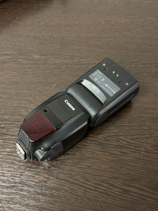 Вспышка Canon 600EX