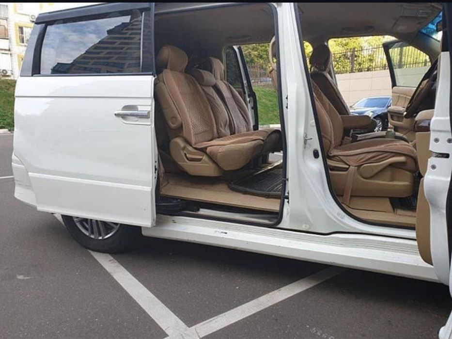 Заказ Такси комфорт минивэн 7 мест встречи с аэропорта