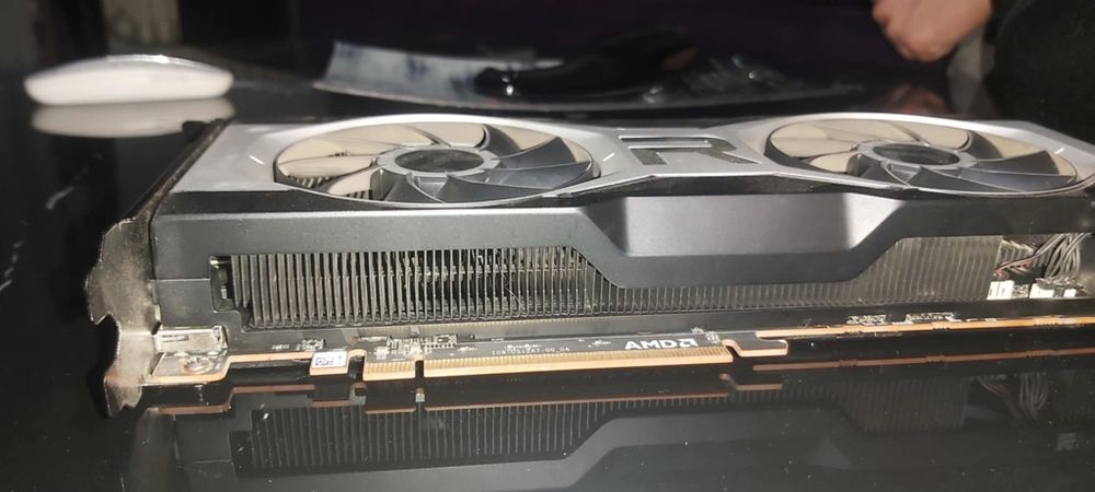 Vand placa video rx 6700 xt 12 gb