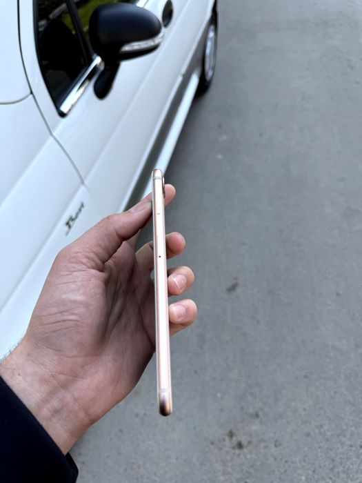 iPhone 8 plus sotiladi