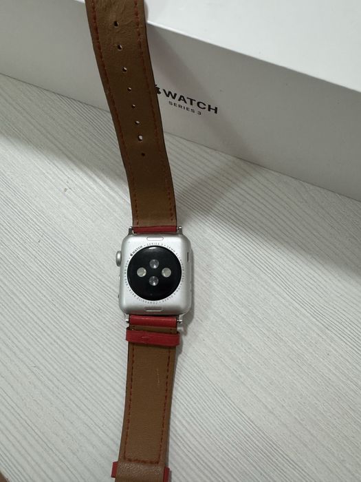 Продам эпл вотч 3 серия в идеальном состоянии