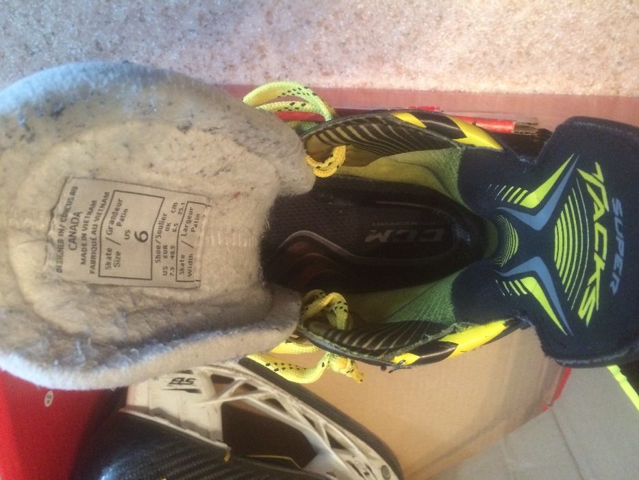 Продам топовые хоккейные коньки CCM SuperTacks