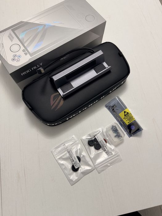 Asus Rog Ally Z1 Extreme  16 GB RAM 1 TB Baterie 80Wh