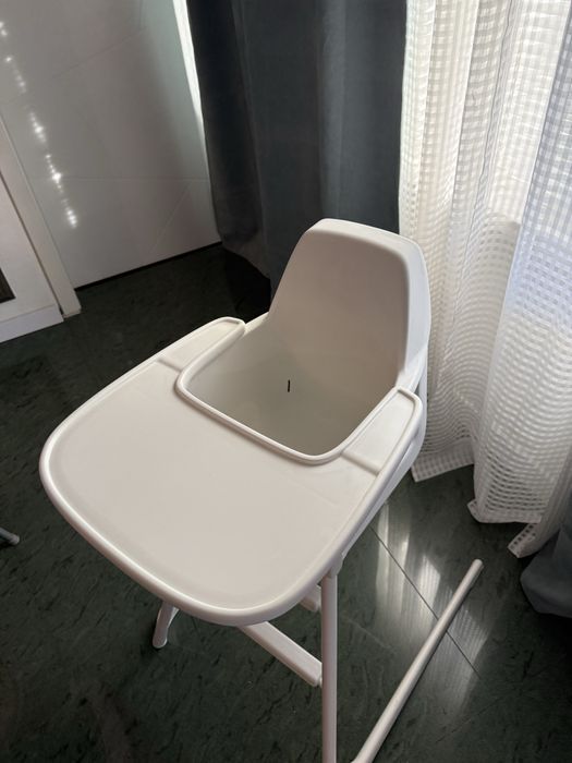 Сролче за хранене с табличка и стъпала