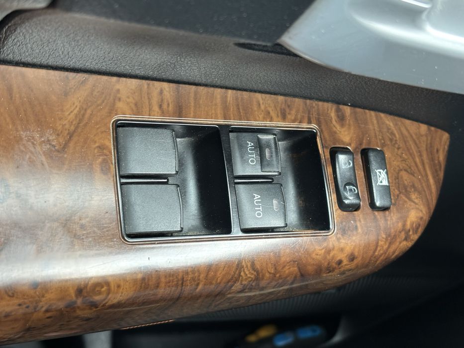 Тойота тундра продам