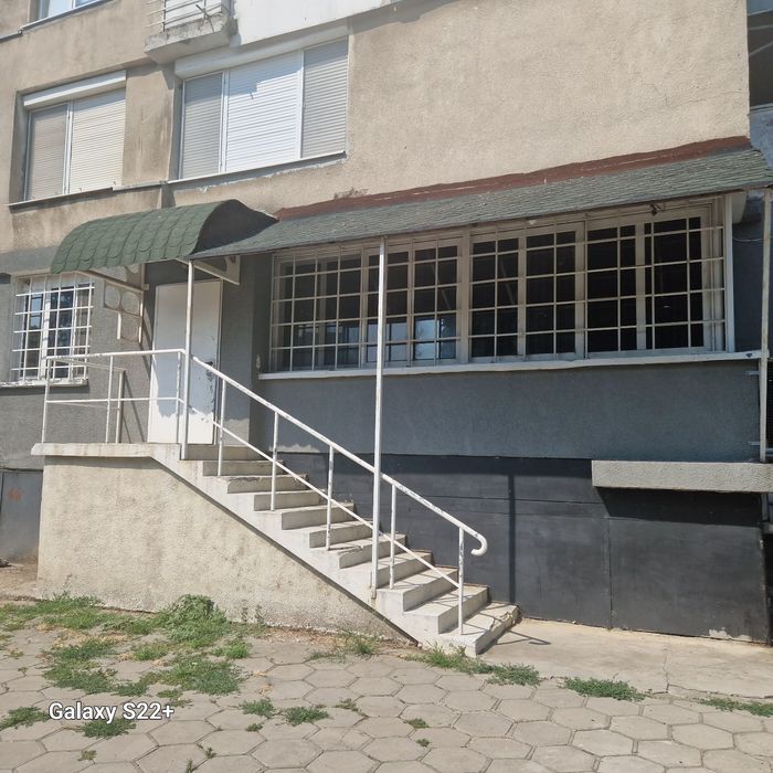 Продава се Тристаен апартамент в Силистра, Митница - 100 кв.м за 561 €/кв.м - Снимка #3