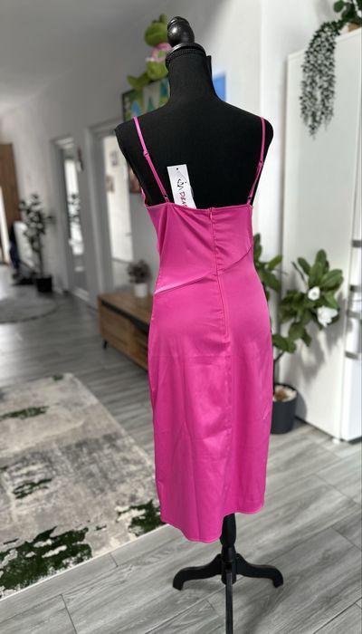 Rochie noua dama cu eticheta