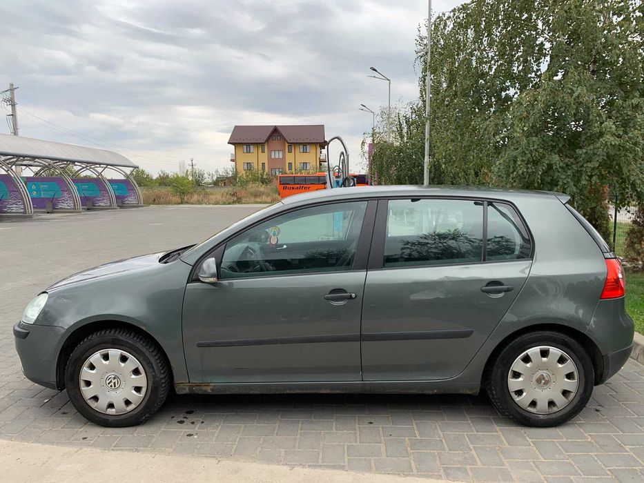 VW Golf 5 1.4 FSI – 90 CP