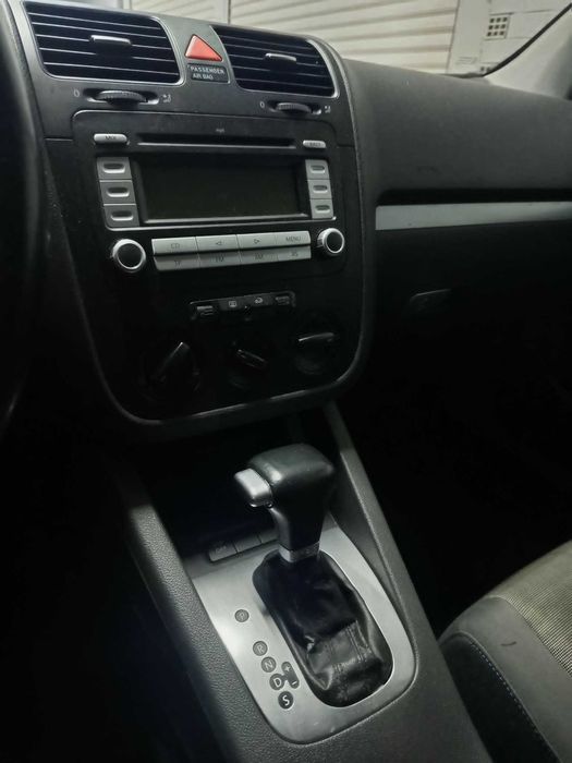 Volkswagen Golf 5 1.9 105 к.с. DSG Автоматик