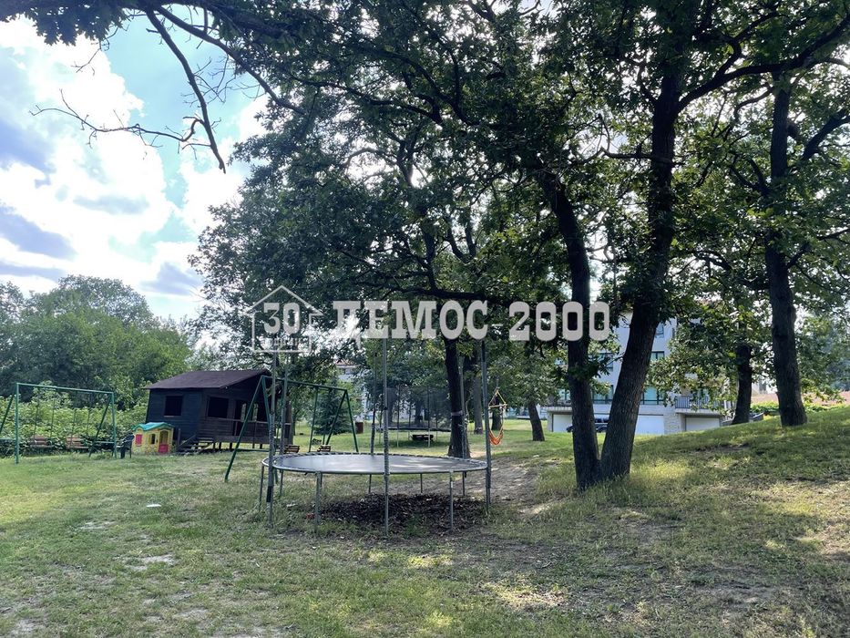 Обзаведен двустаен апартамент с паркомясто в к-с "Приселски манастири"