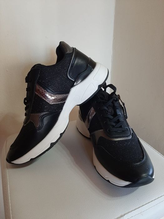 Спортни дамски обувки