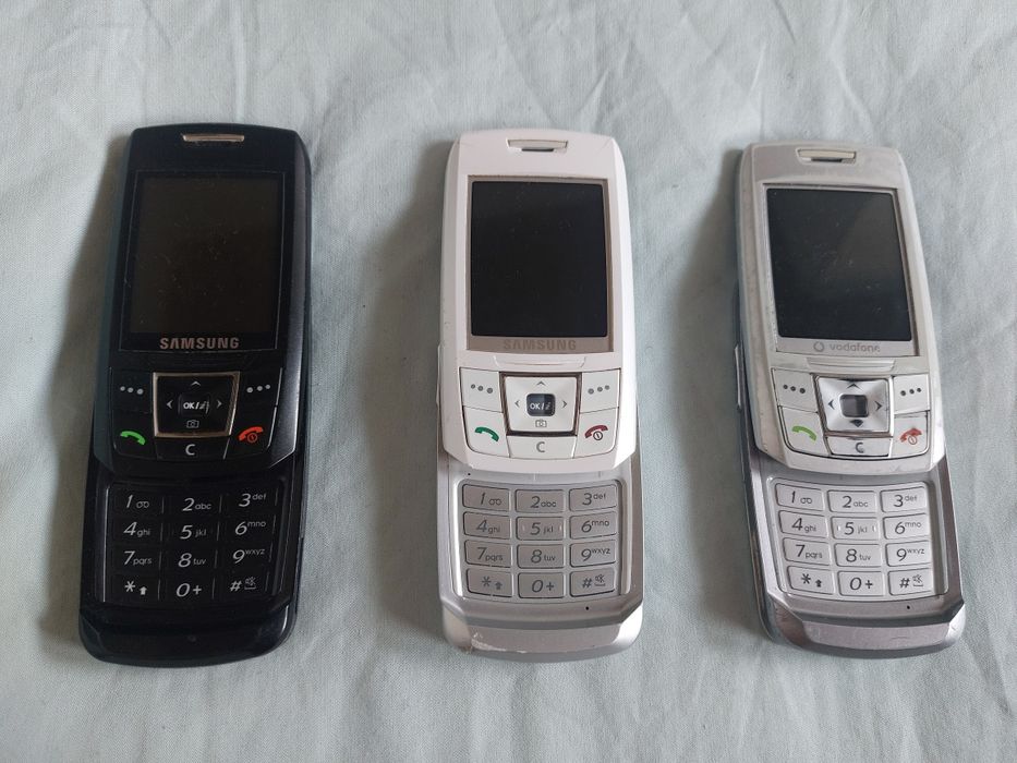 Vând 3 telefoane Samsung SGH E250 defecte – pentru piese