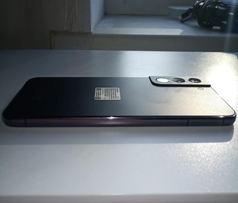 Samsung galaxy S22 plus 8/256 как новый