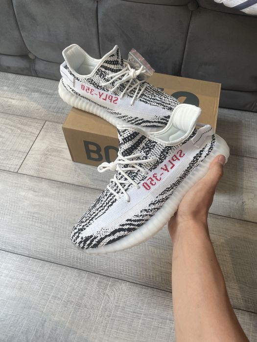 !LICHIDARE STOC! Yeezy 350 Zebra.