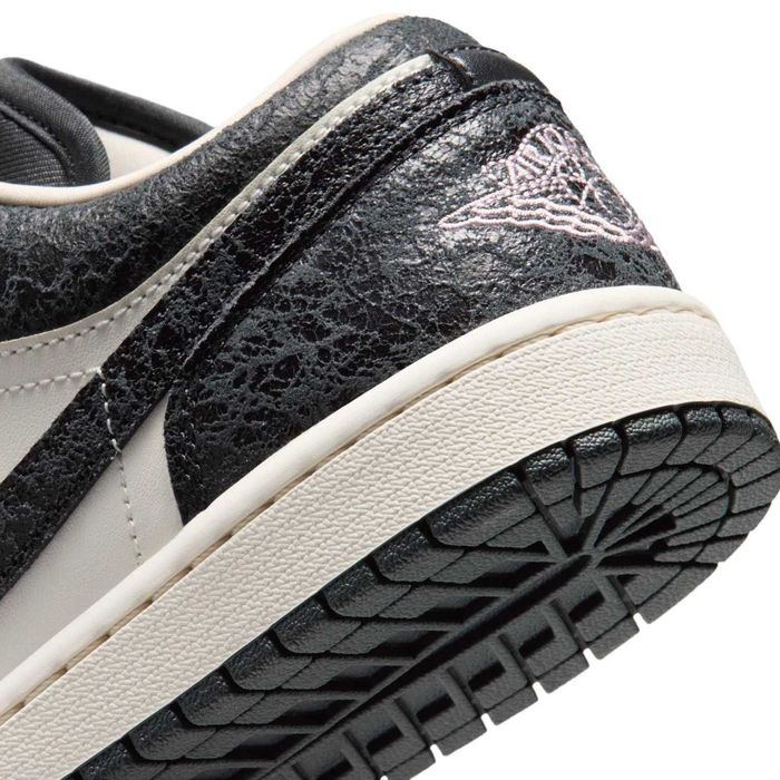 Air Jordan 1 Low SE Anthracite Iced Carmine