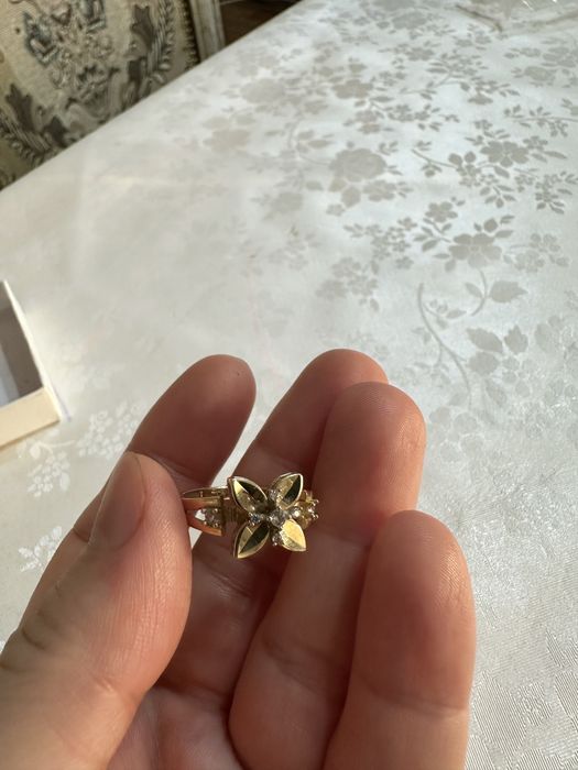 Золотое кольцо 2 гр