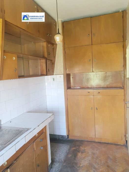 Продава се Тристаен апартамент в Плевен, Идеален център - 97 кв.м за 1289 €/кв.м - Снимка #4