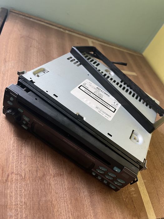 Clarion BD329RG 4x45W