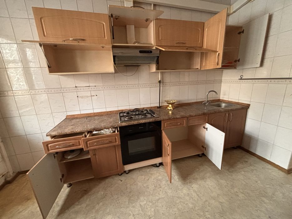 Кухонный гарнитур (кухня)