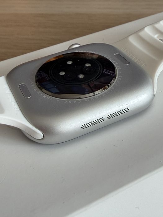 Продам Apple Watch 10,  46mm. Серебро.