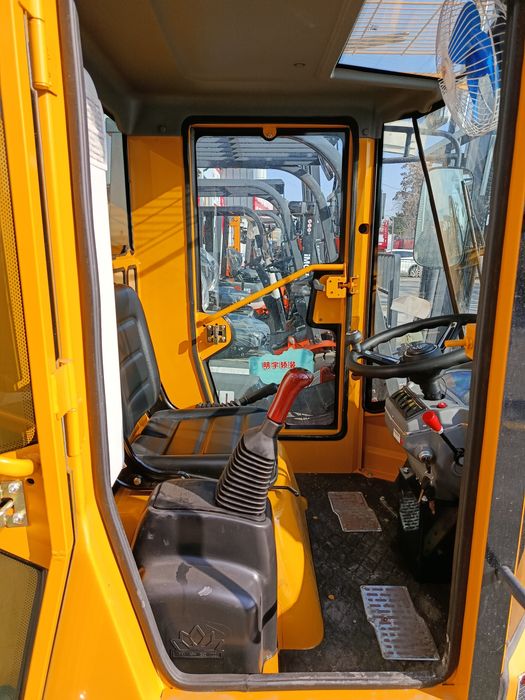 Фронтальная погрузчик