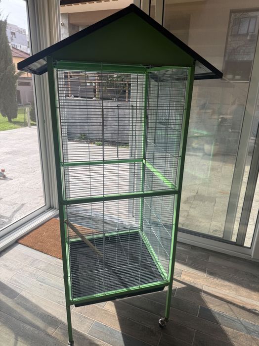 Използвана клетка за папагали