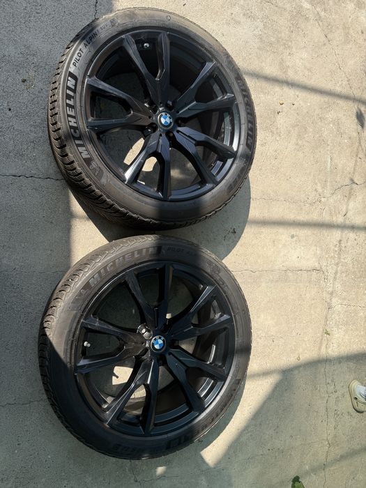 Продаётся комплект оригинальных дисков и зимних шин R22  BMW X5 45е М