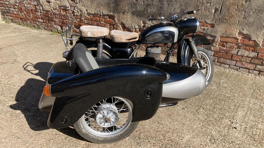 Schimb / vand motocicleta epoca vintage MZ cu atas Duna